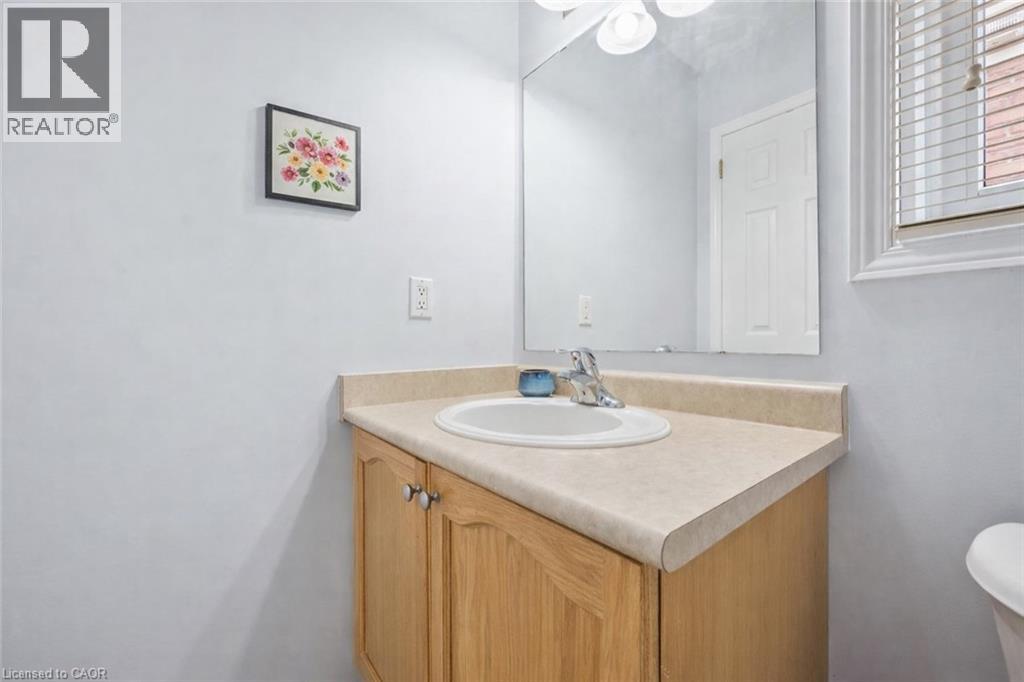 202 SLEAFORD Street thumbnail 20