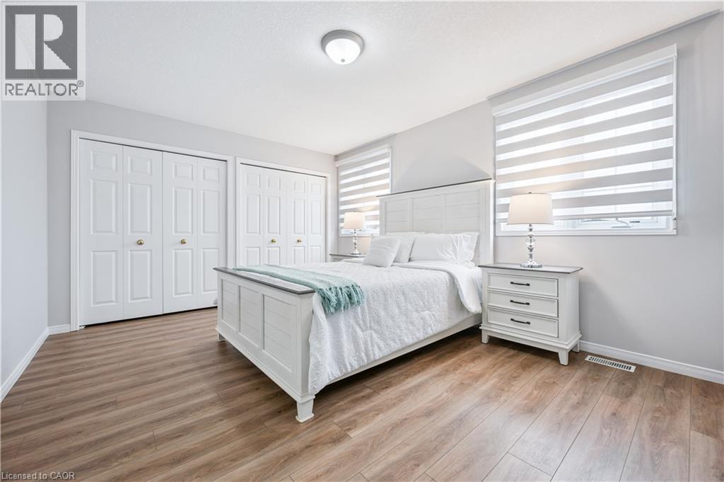 202 SLEAFORD Street thumbnail 27