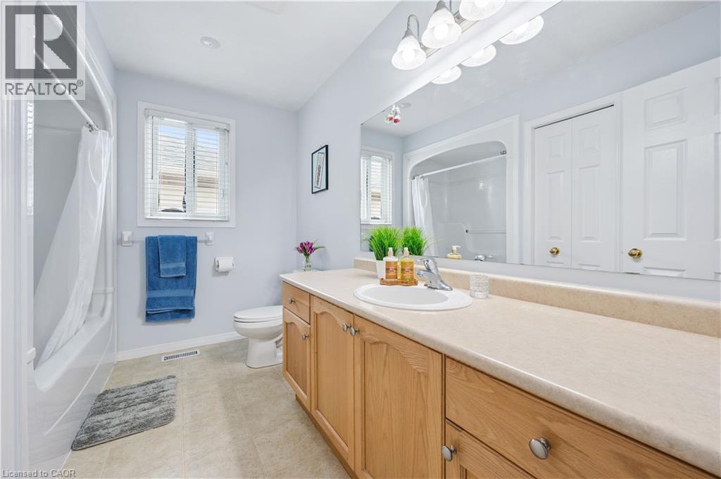 202 SLEAFORD Street thumbnail 29