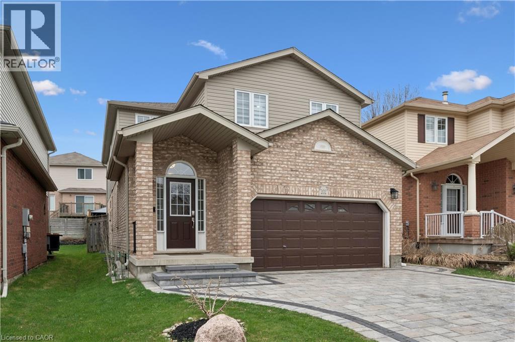 202 SLEAFORD Street thumbnail 3