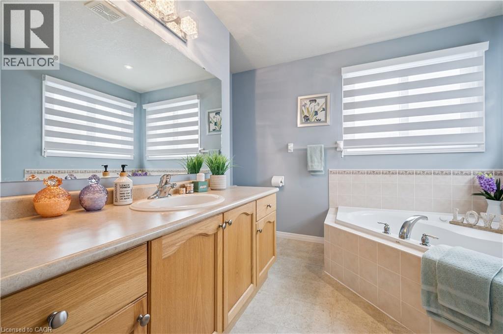 202 SLEAFORD Street thumbnail 32