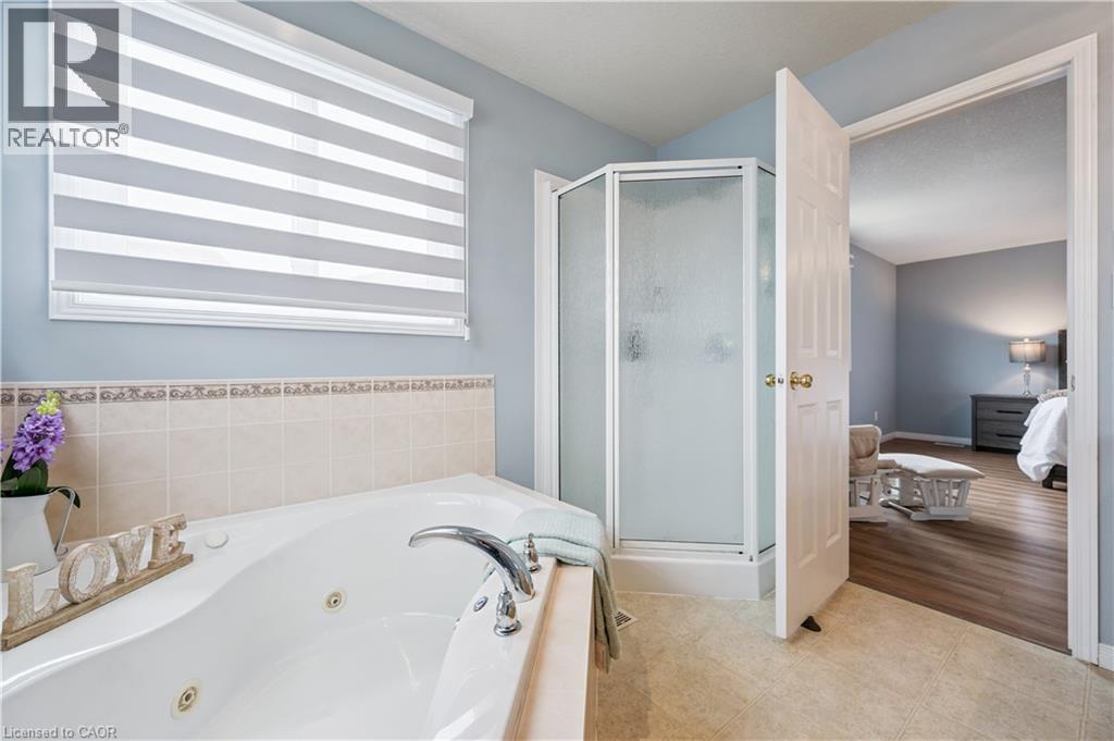 202 SLEAFORD Street thumbnail 33