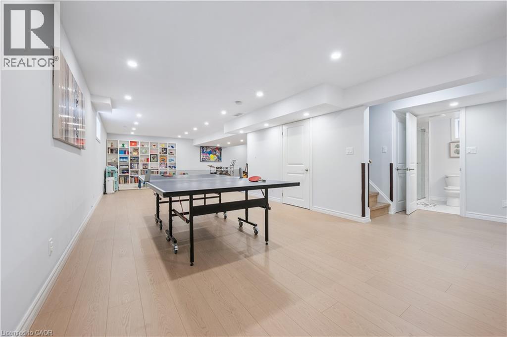 202 SLEAFORD Street thumbnail 35