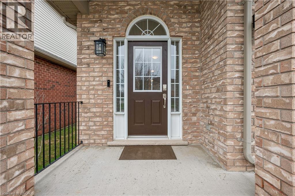 202 SLEAFORD Street thumbnail 4