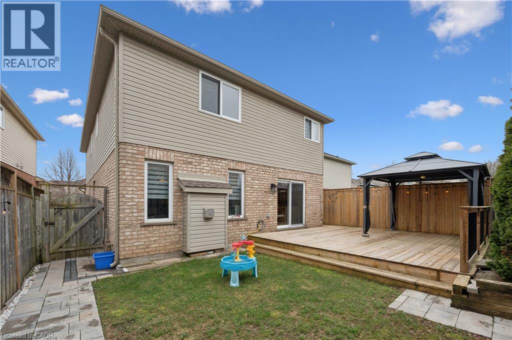 202 SLEAFORD Street thumbnail 44