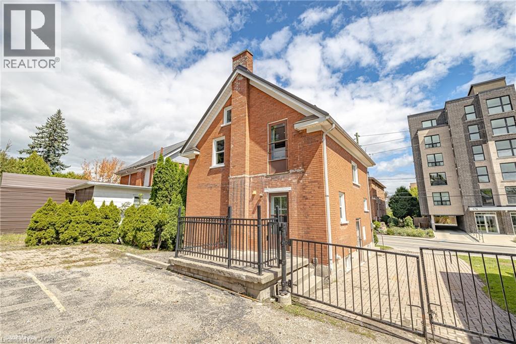 177 REGINA Street N thumbnail 21