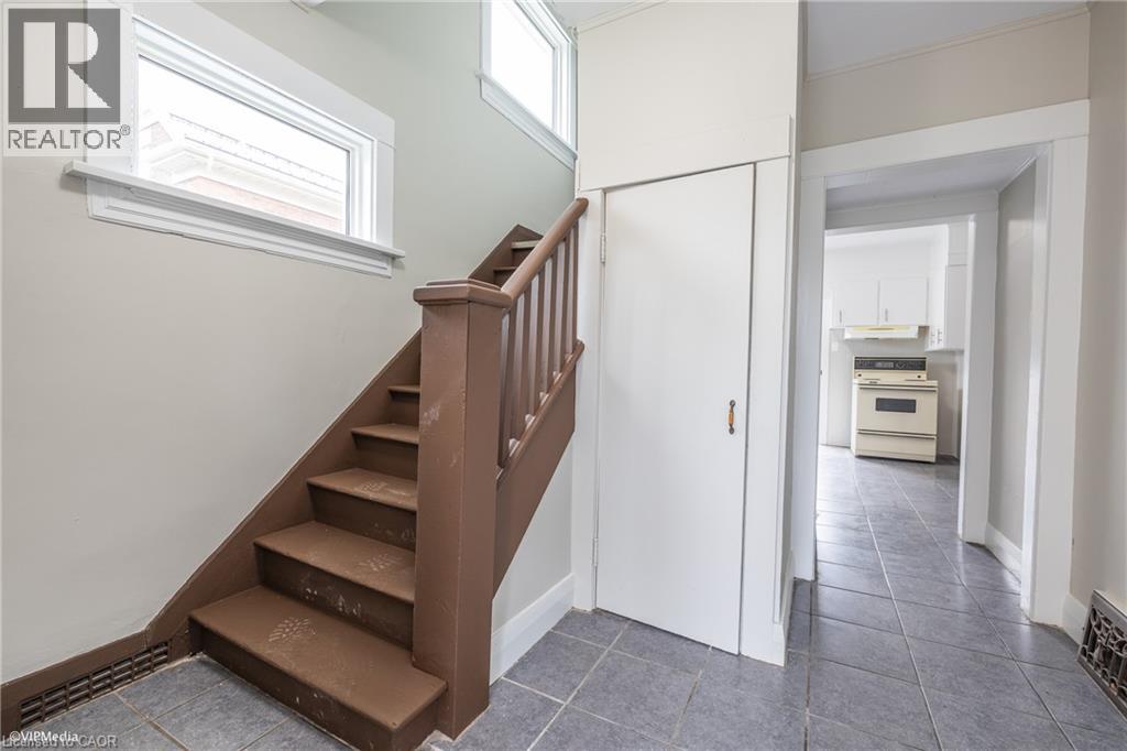 177 REGINA Street N thumbnail 18