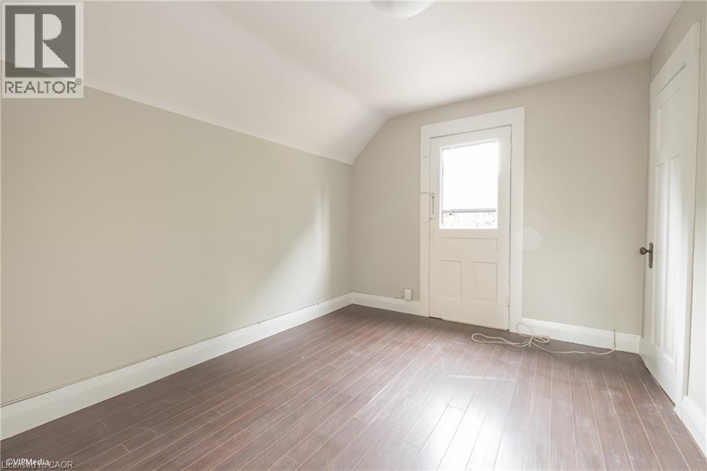 177 REGINA Street N thumbnail 8