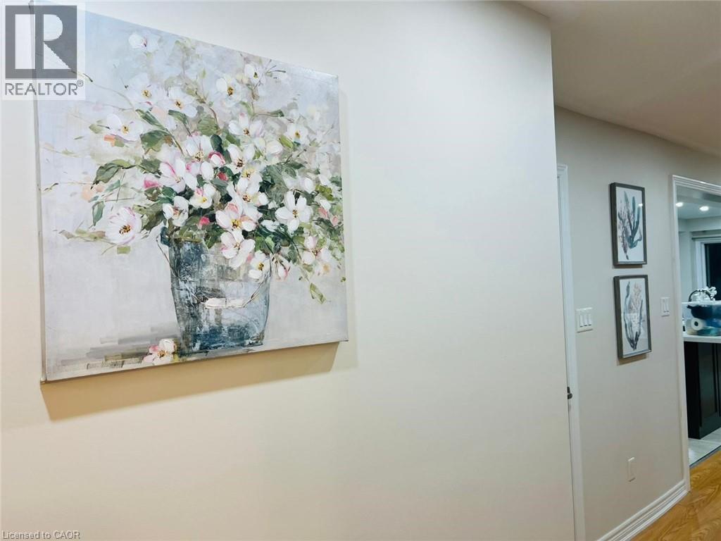 570 LINDEN Drive Unit# 3 thumbnail 3