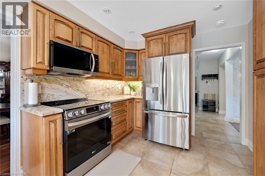 477 BURNETT Avenue thumbnail 11