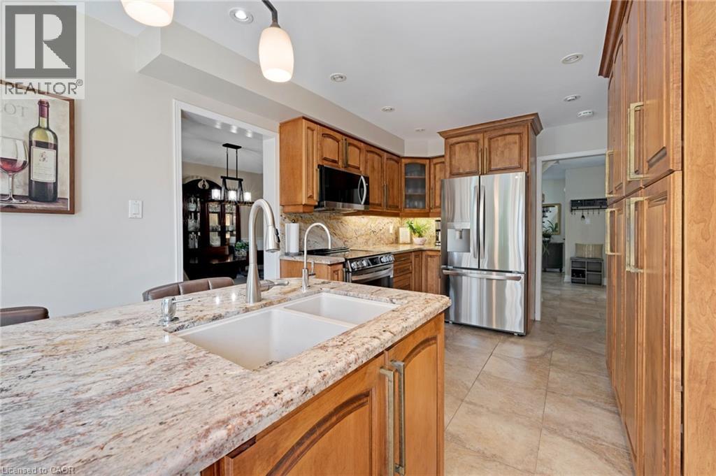 477 BURNETT Avenue thumbnail 13