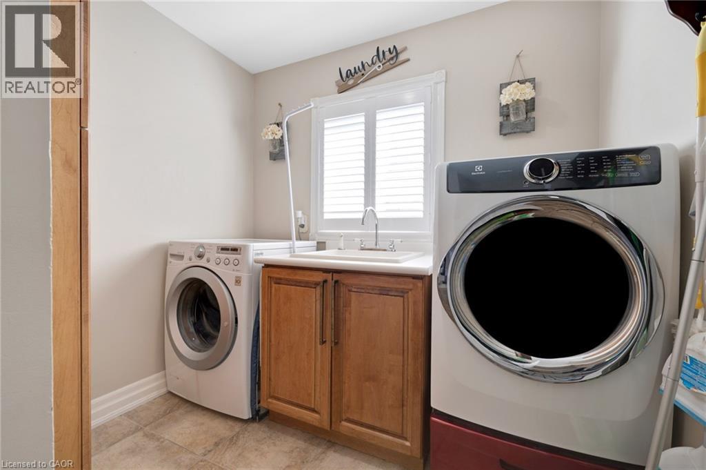 477 BURNETT Avenue thumbnail 18