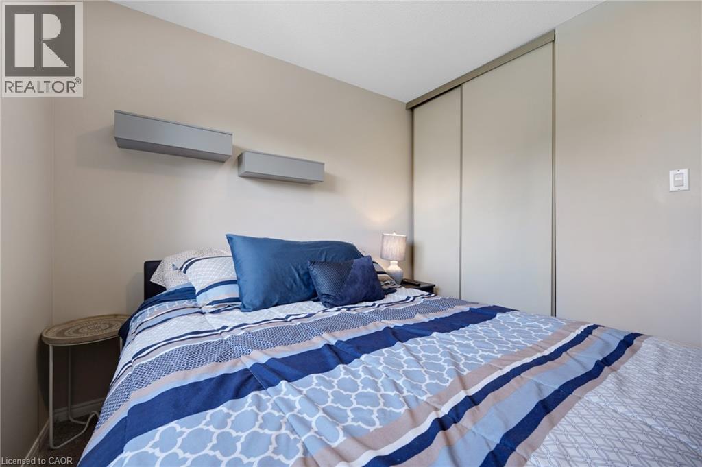 477 BURNETT Avenue thumbnail 19