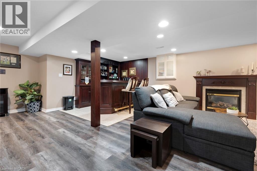 477 BURNETT Avenue thumbnail 29