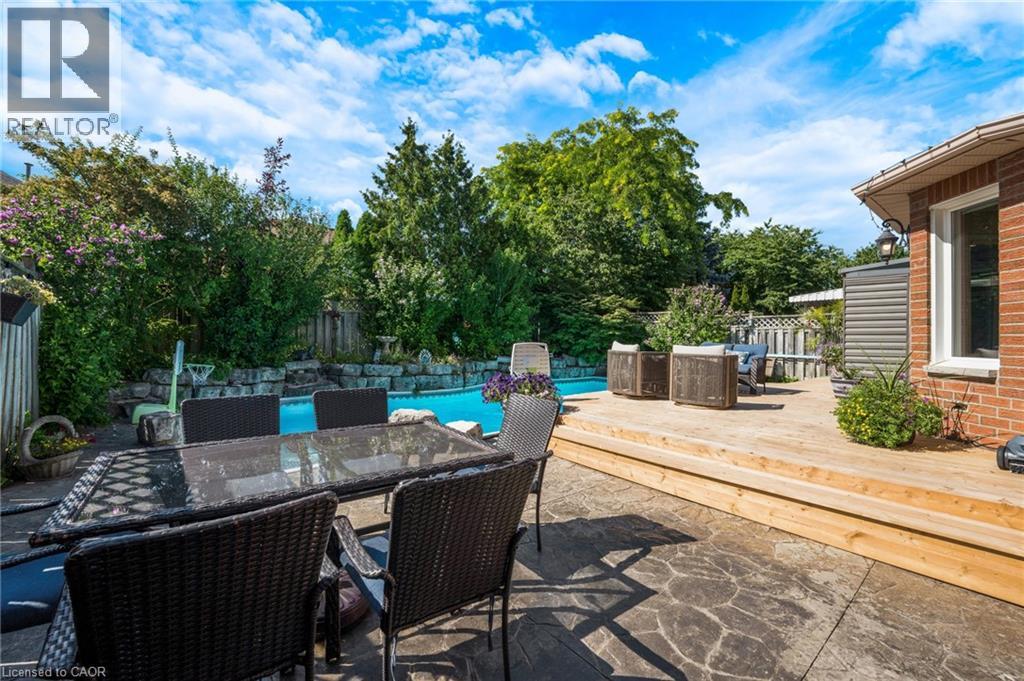 477 BURNETT Avenue thumbnail 35