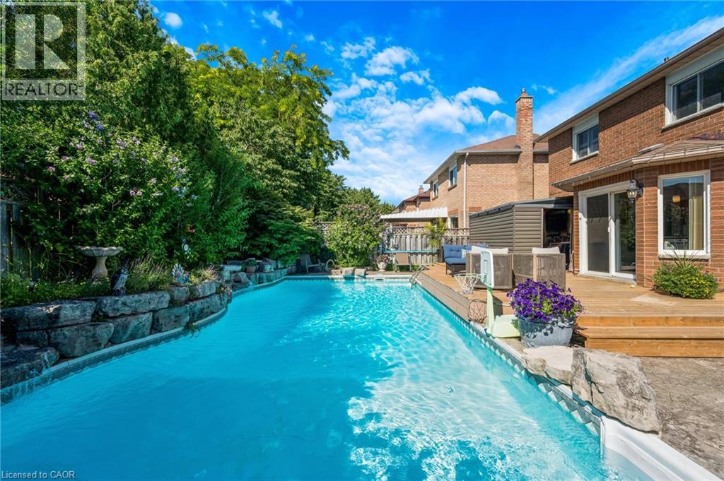 477 BURNETT Avenue thumbnail 36