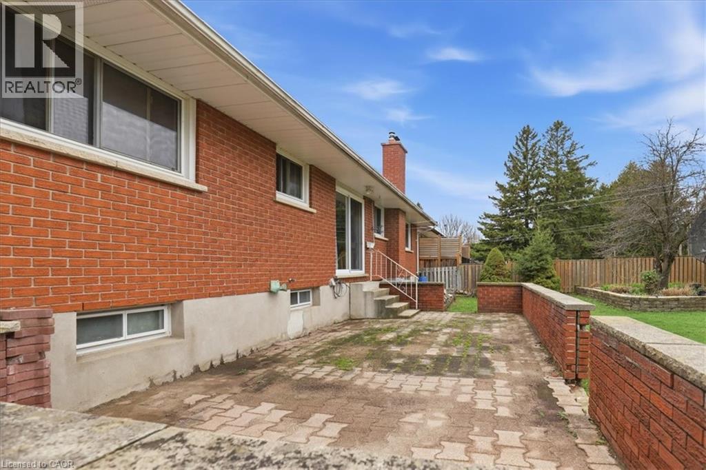 94 COLEBROOK Court thumbnail 31