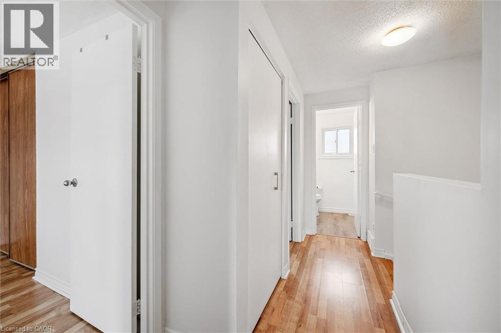 423 CADBURY Court Unit# A thumbnail 20