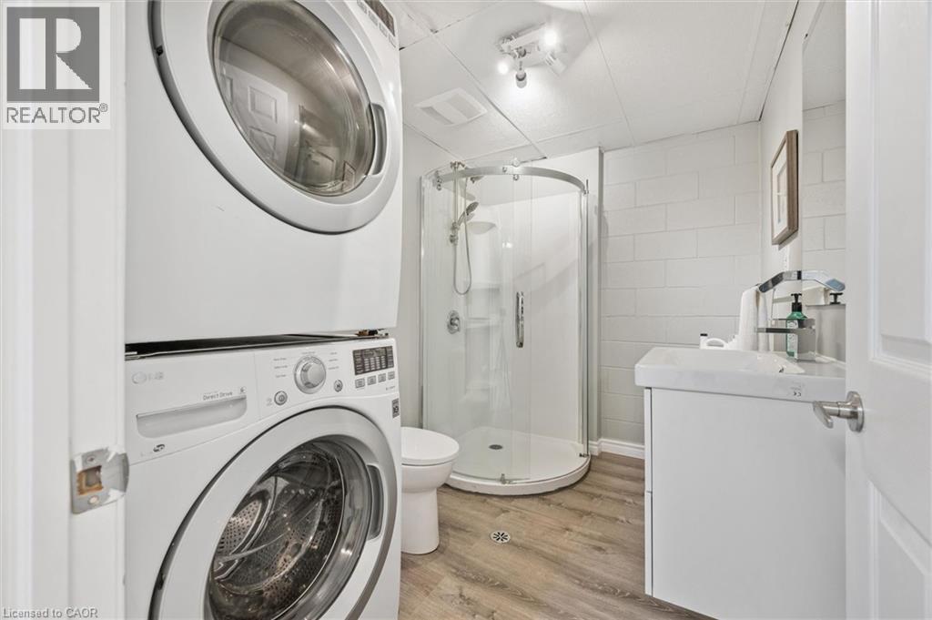 423 CADBURY Court Unit# A thumbnail 31