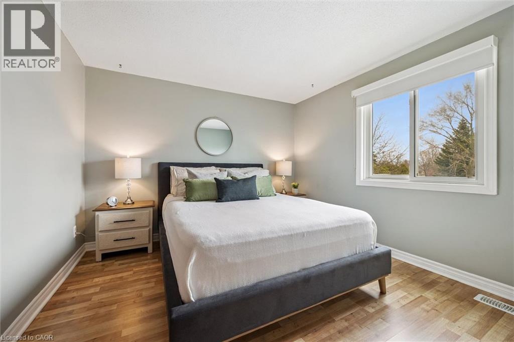 423 CADBURY Court Unit# A thumbnail 21