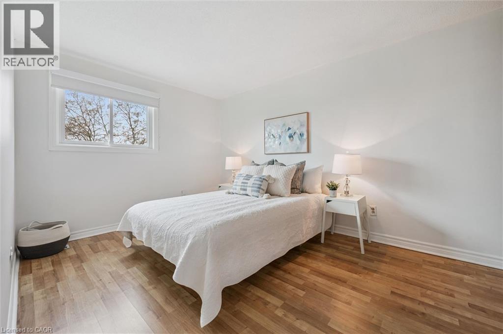 423 CADBURY Court Unit# A thumbnail 26