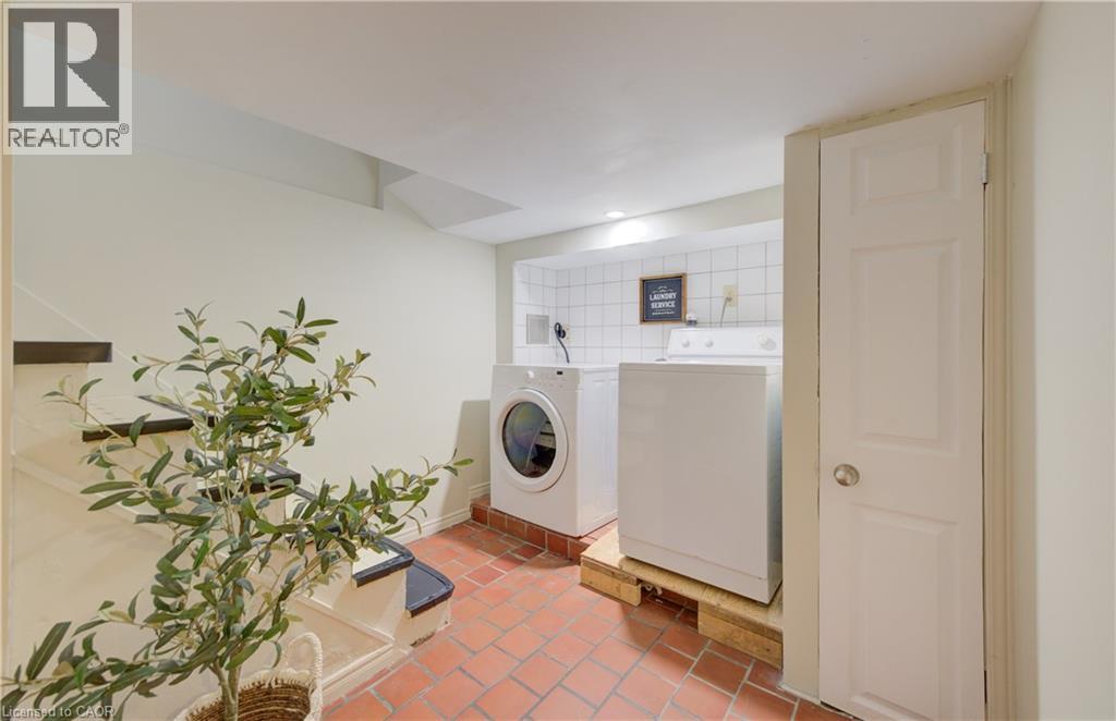 350 VICTORIA Street S thumbnail 14