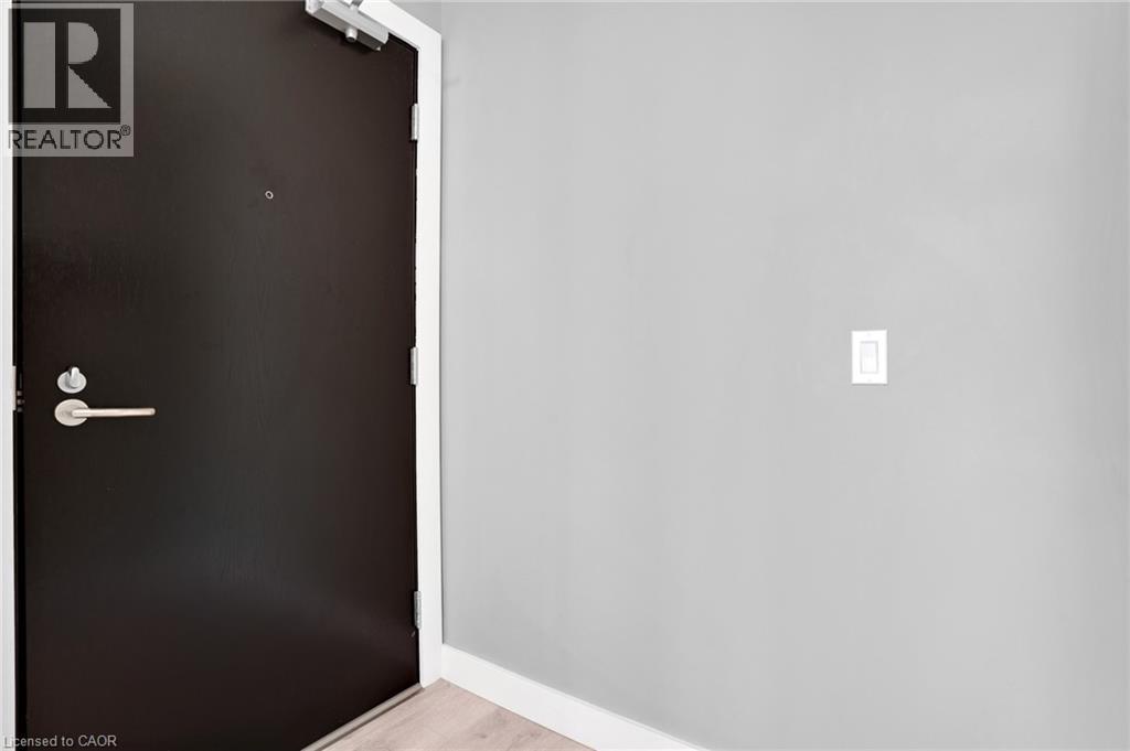 15 GLEBE Street Unit# 802 thumbnail 8