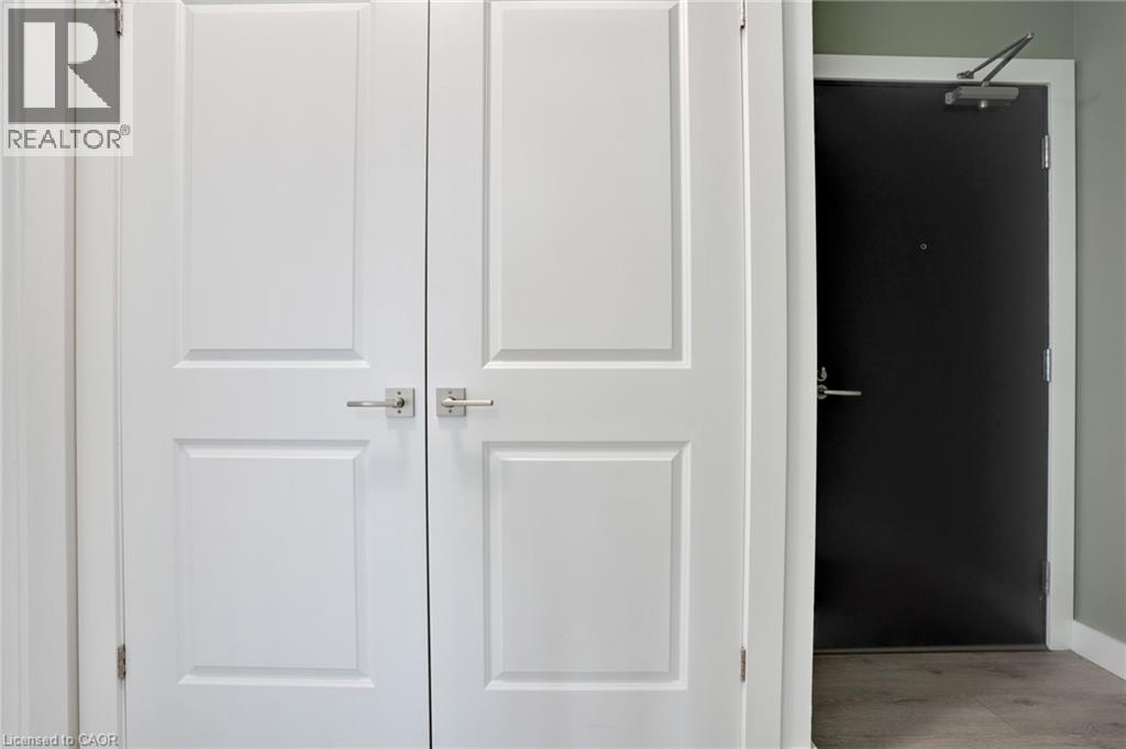 15 GLEBE Street Unit# 802 thumbnail 9