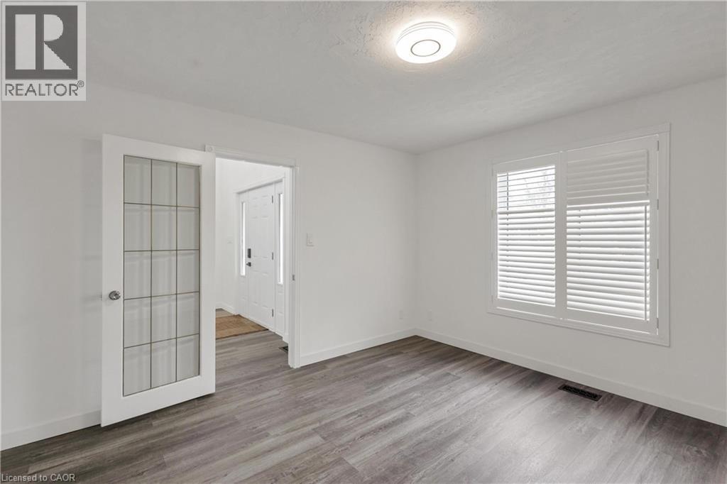 579 PARADISE Crescent thumbnail 15