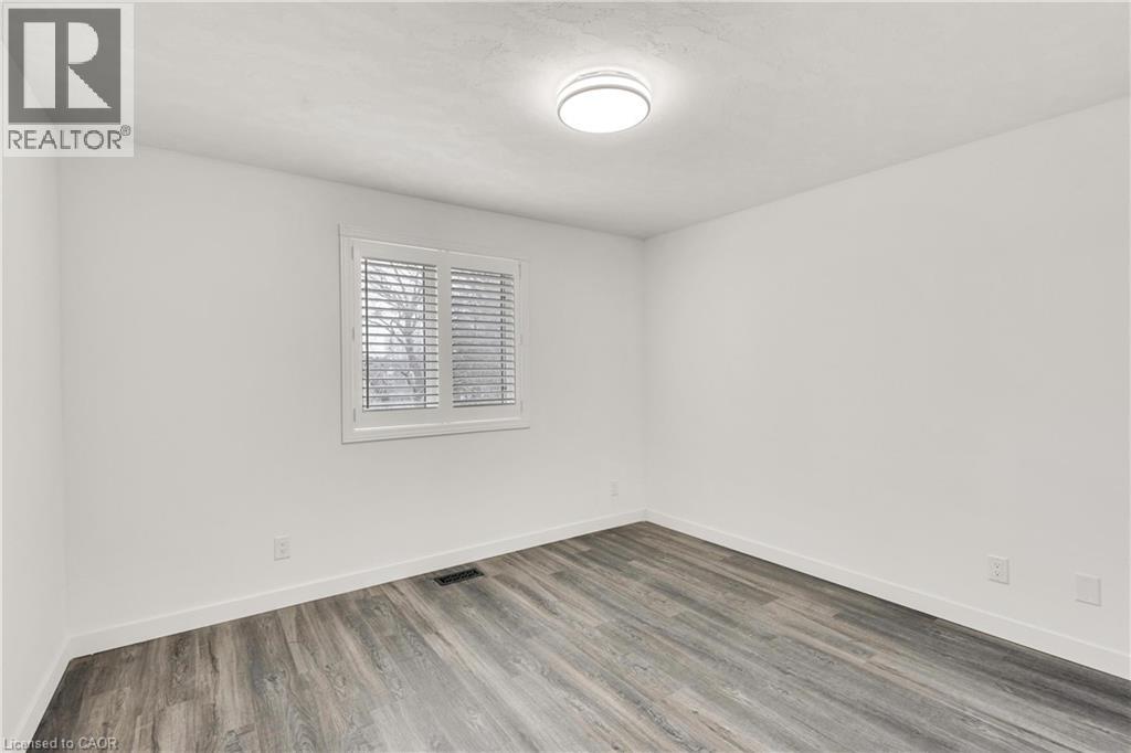 579 PARADISE Crescent thumbnail 30