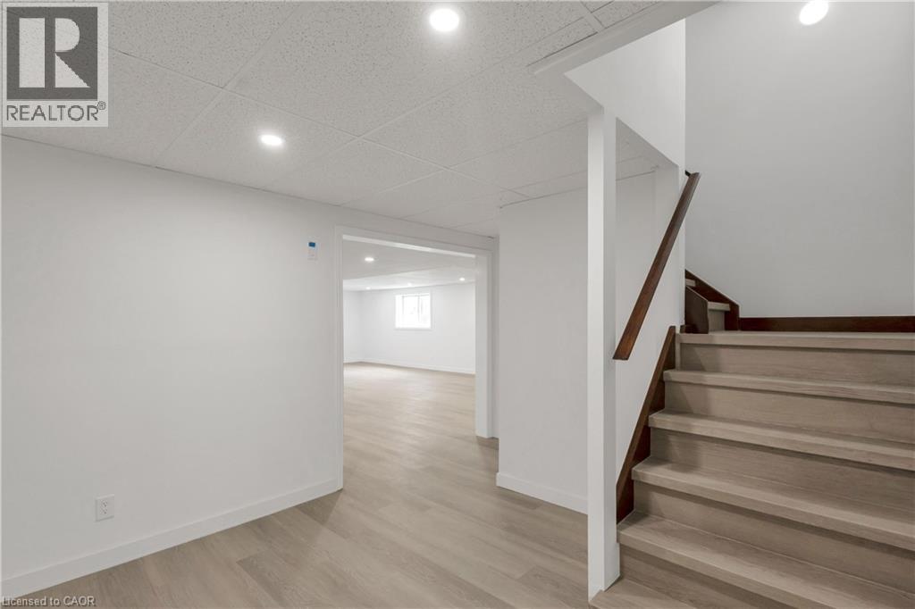 579 PARADISE Crescent thumbnail 37