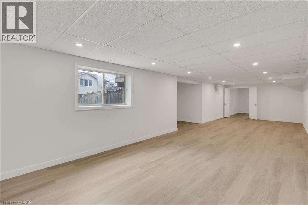 579 PARADISE Crescent thumbnail 39