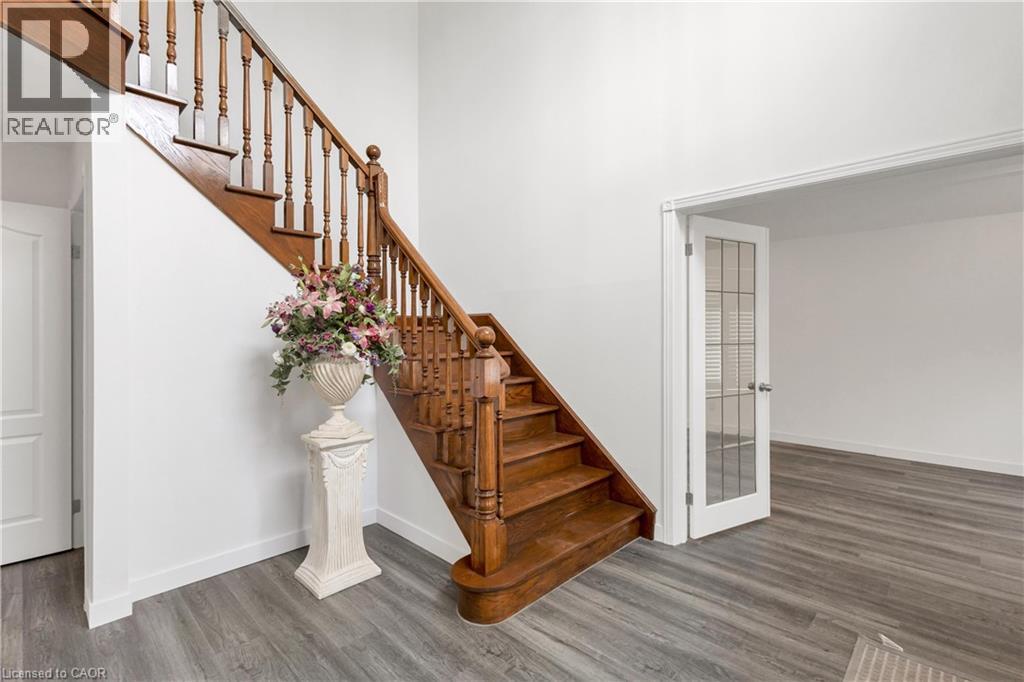 579 PARADISE Crescent thumbnail 5