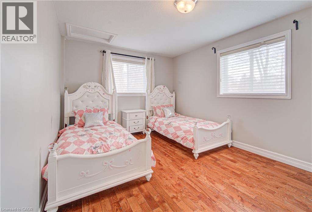 298 FERNDALE Place thumbnail 22