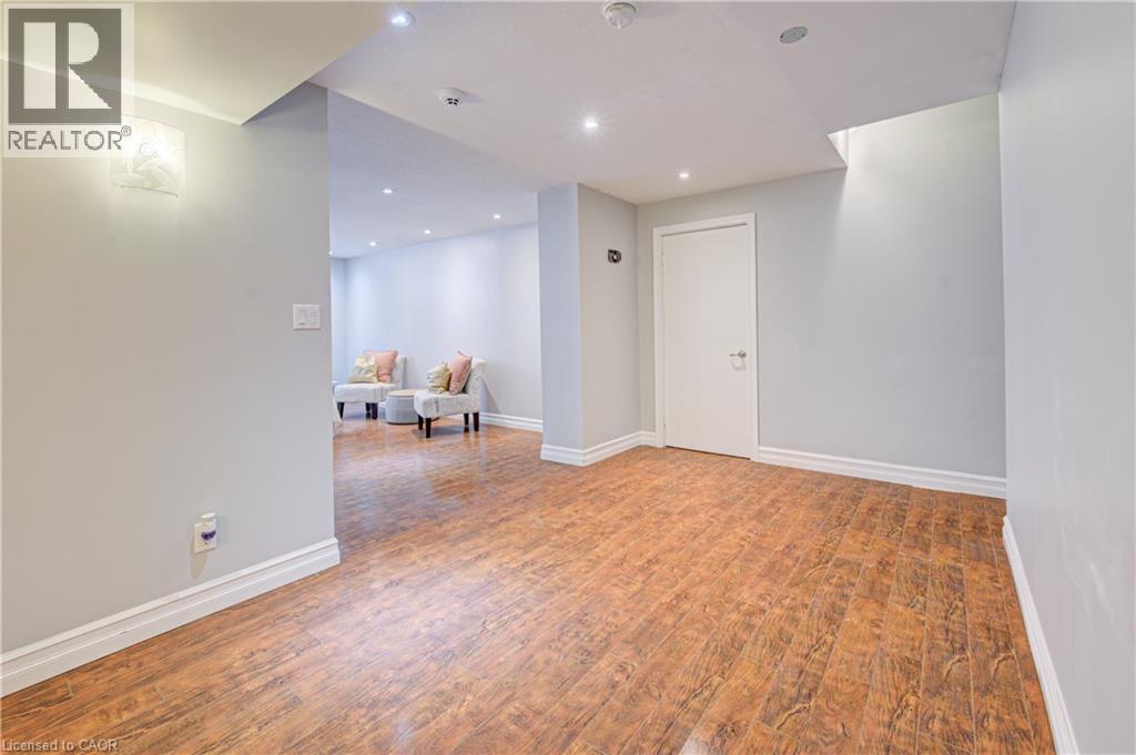 298 FERNDALE Place thumbnail 32