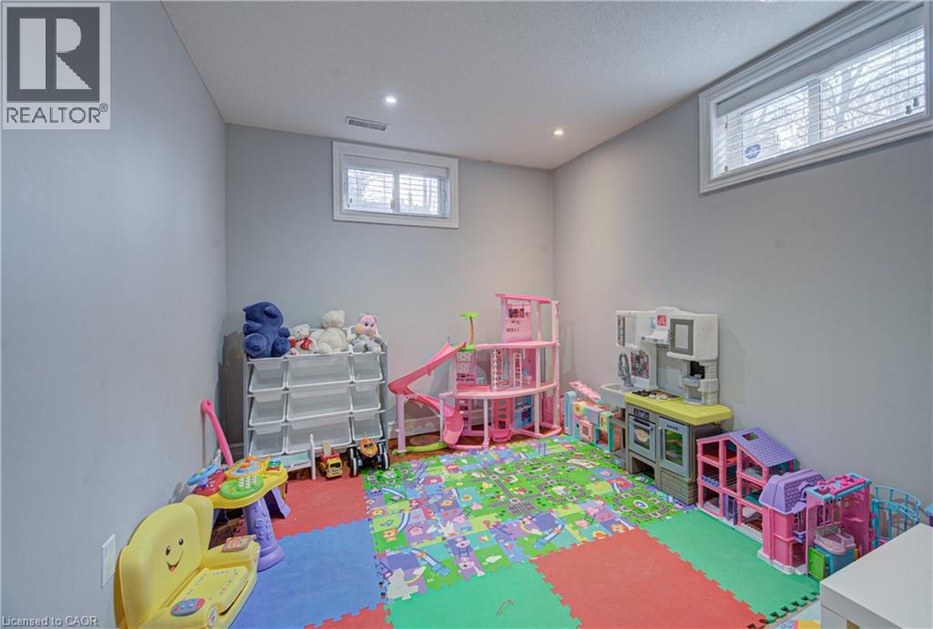 298 FERNDALE Place thumbnail 36