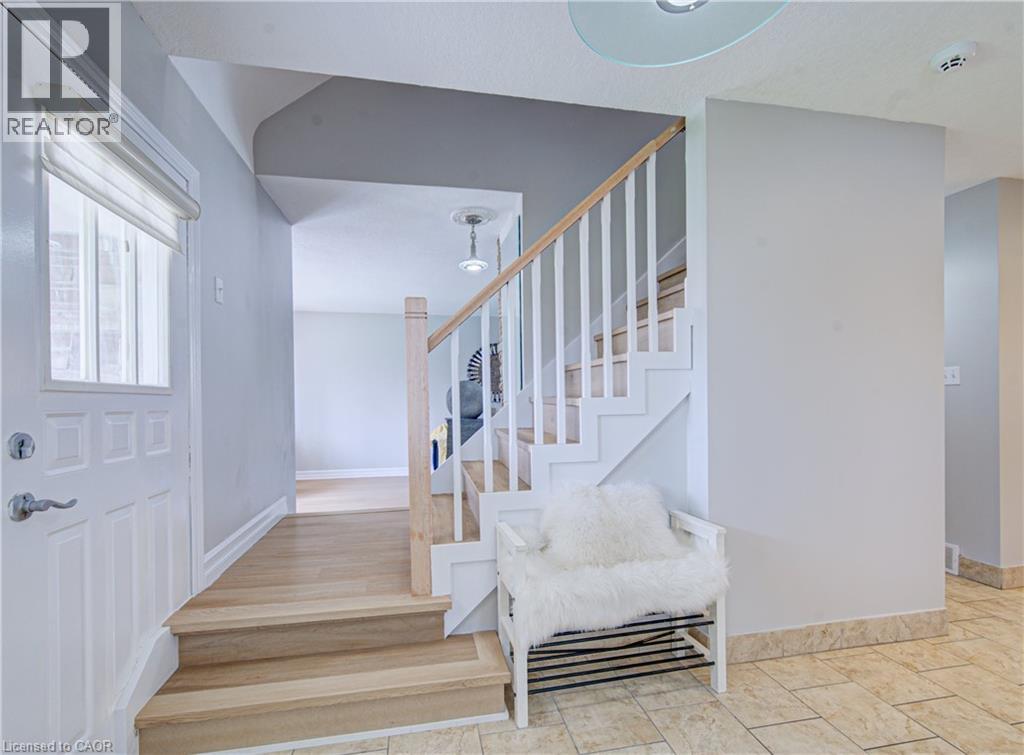 298 FERNDALE Place thumbnail 5