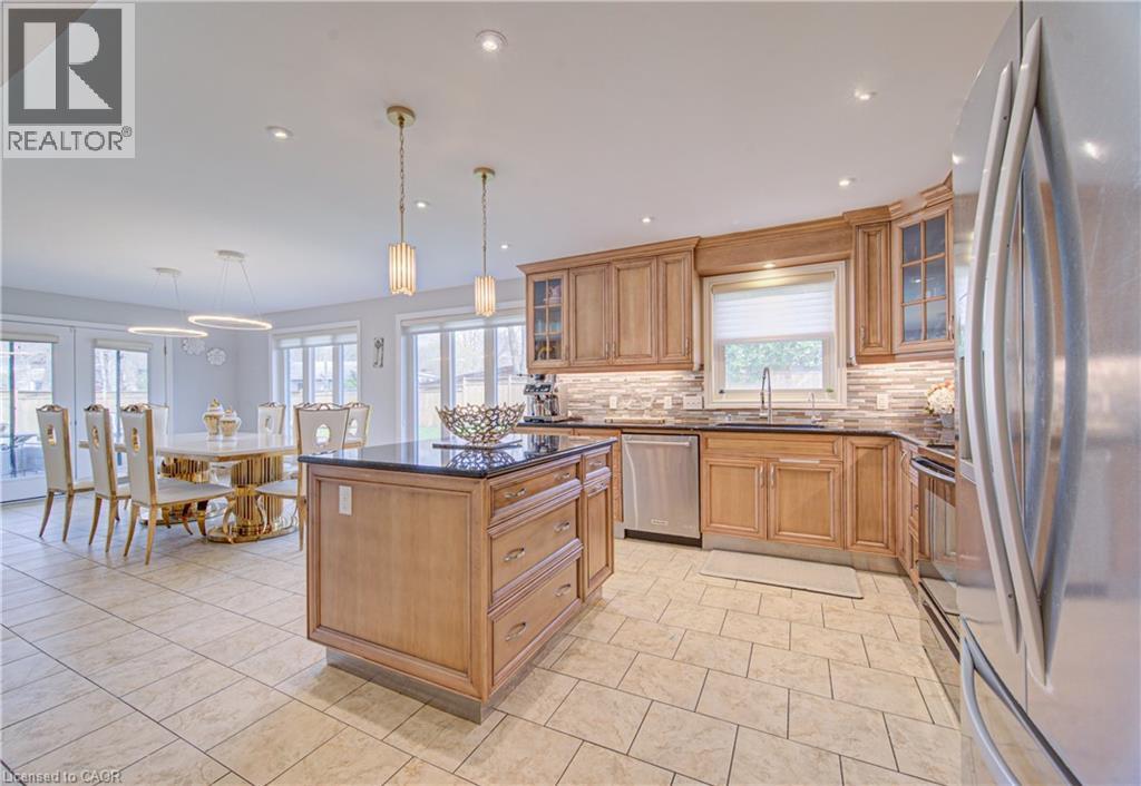 298 FERNDALE Place thumbnail 9