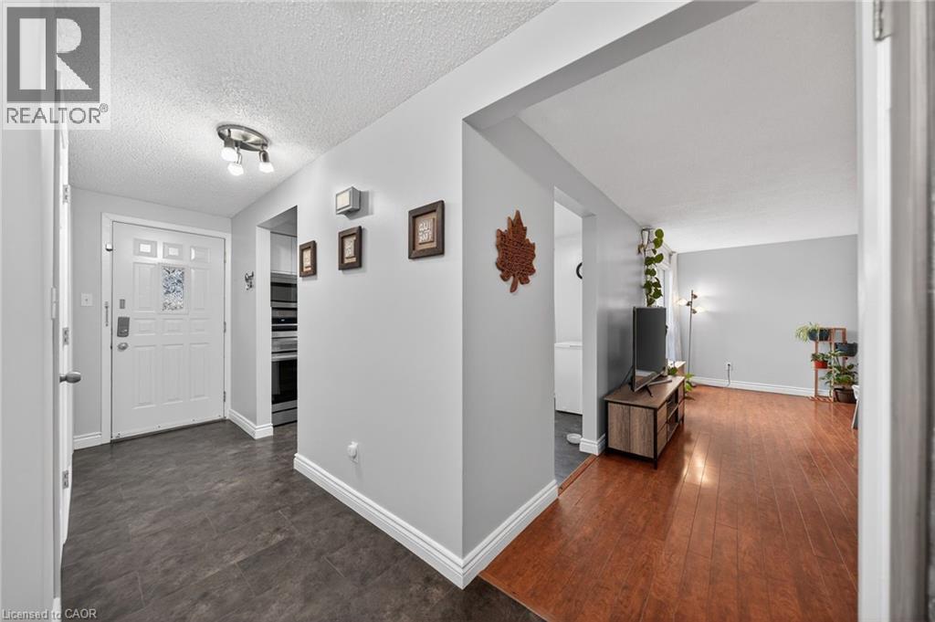 415 MORGAN Avenue Unit# 8 thumbnail 4