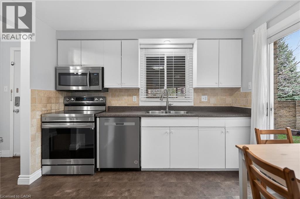 415 MORGAN Avenue Unit# 8 thumbnail 9