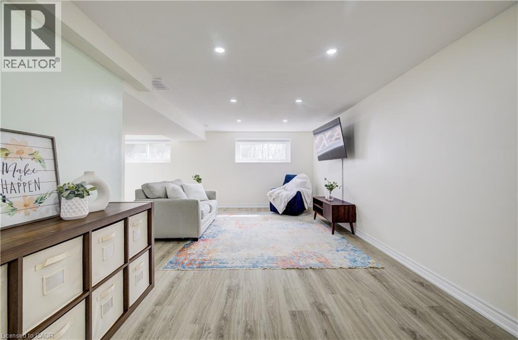 414 WOODS Lane thumbnail 18