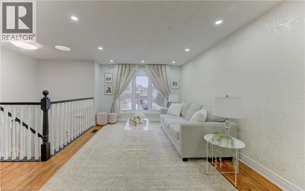 414 WOODS Lane thumbnail 3