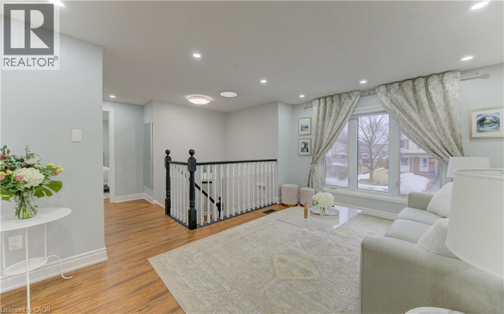 414 WOODS Lane thumbnail 4