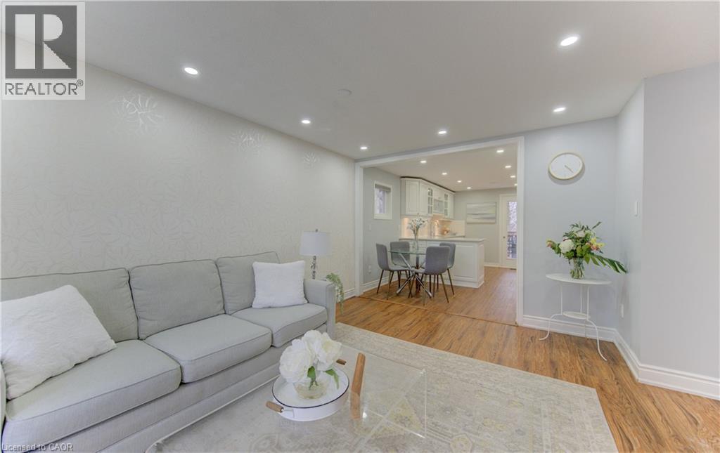 414 WOODS Lane thumbnail 6