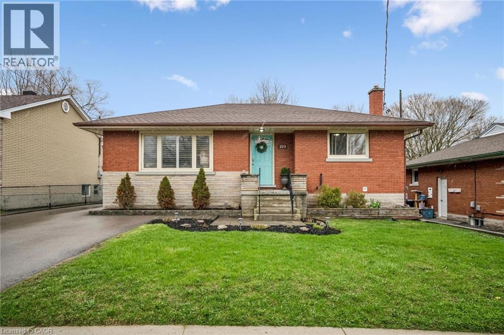 223 CONNAUGHT Street thumbnail 2