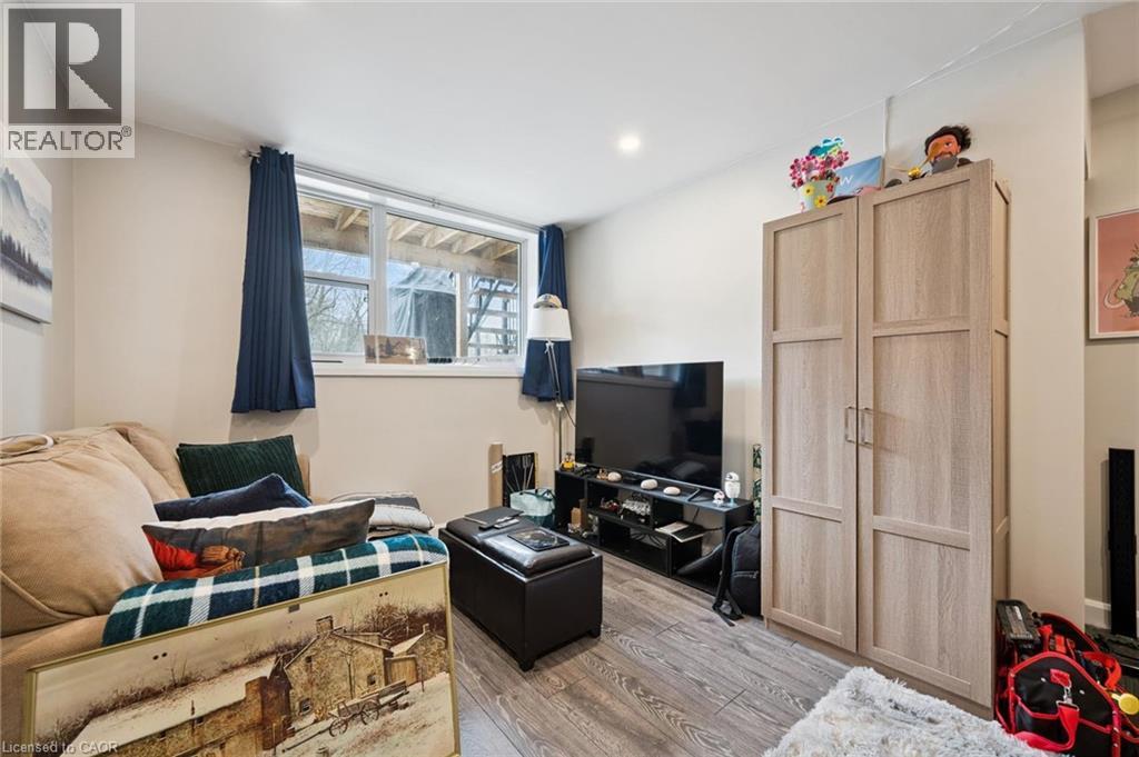 223 CONNAUGHT Street thumbnail 35