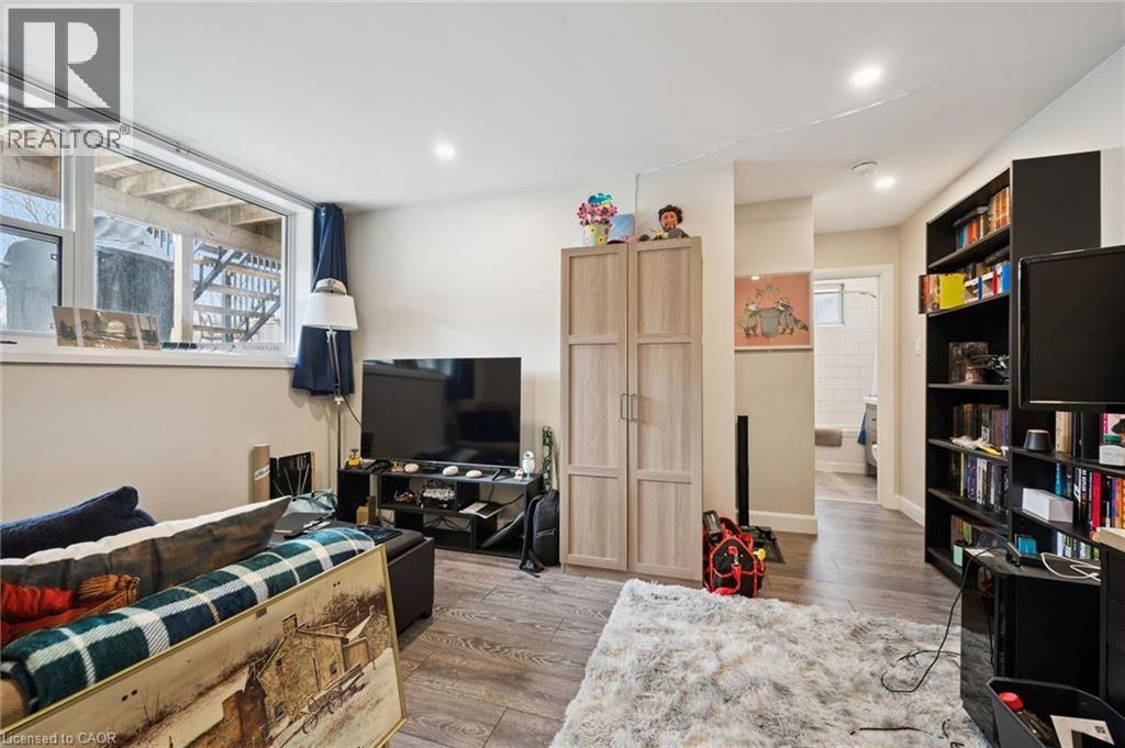 223 CONNAUGHT Street thumbnail 38