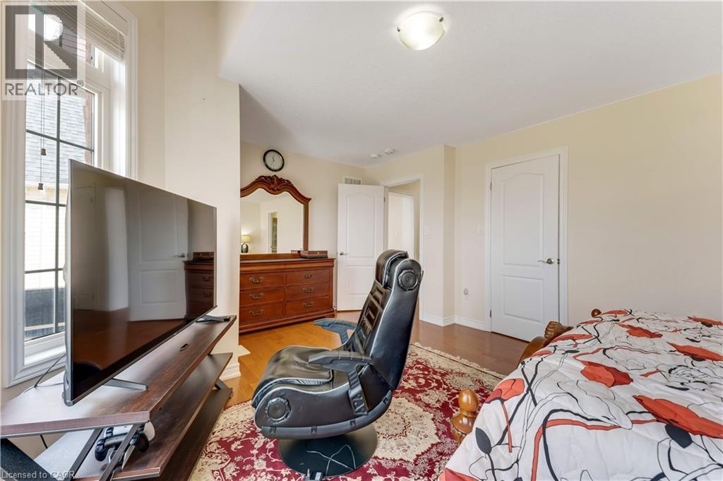 667 LINDEN Drive thumbnail 23