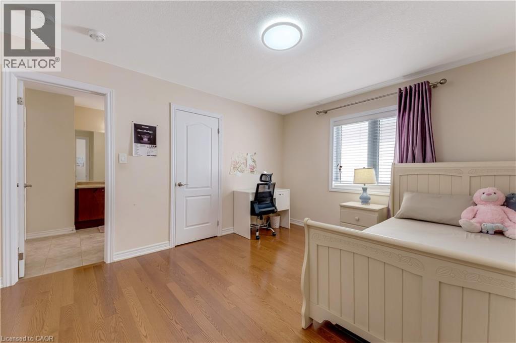 667 LINDEN Drive thumbnail 31