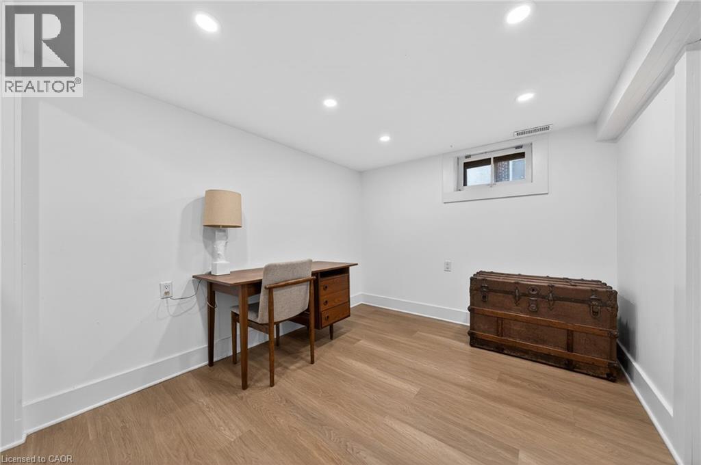 282 PARK Street thumbnail 36